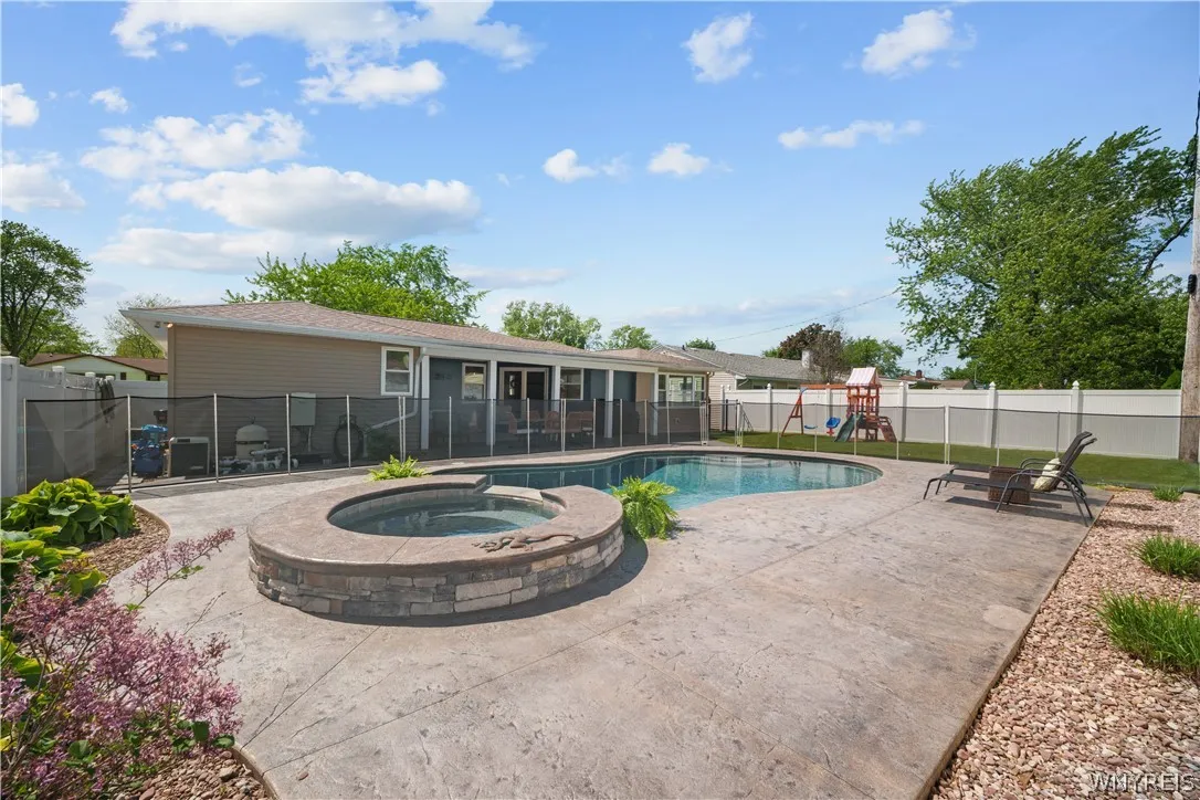 635 Lynbrook Avenue, Tonawanda, New York 14150, Tonawanda, New York 14150, 3 Bedrooms Bedrooms, 9 Rooms Rooms,2 BathroomsBathrooms,Residential,For Sale,635 Lynbrook Avenue, Tonawanda, New York 14150,0,B1684642