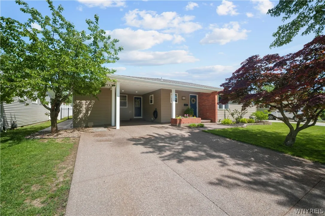 635 Lynbrook Avenue, Tonawanda, New York 14150, Tonawanda, New York 14150, 3 Bedrooms Bedrooms, 9 Rooms Rooms,2 BathroomsBathrooms,Residential,For Sale,635 Lynbrook Avenue, Tonawanda, New York 14150,0,B1684642