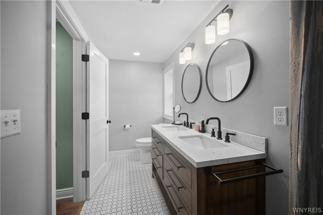 635 Lynbrook Avenue, Tonawanda, New York 14150, Tonawanda, New York 14150, 3 Bedrooms Bedrooms, 9 Rooms Rooms,2 BathroomsBathrooms,Residential,For Sale,635 Lynbrook Avenue, Tonawanda, New York 14150,0,B1684642