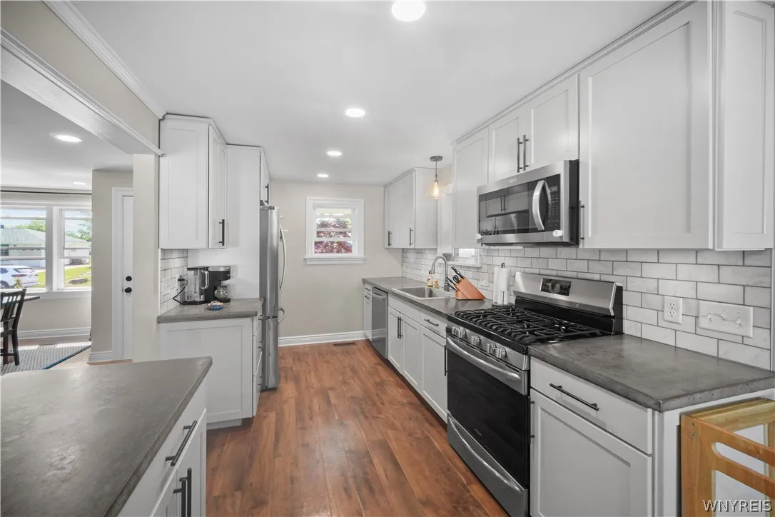 635 Lynbrook Avenue, Tonawanda, New York 14150, Tonawanda, New York 14150, 3 Bedrooms Bedrooms, 9 Rooms Rooms,2 BathroomsBathrooms,Residential,For Sale,635 Lynbrook Avenue, Tonawanda, New York 14150,0,B1684642