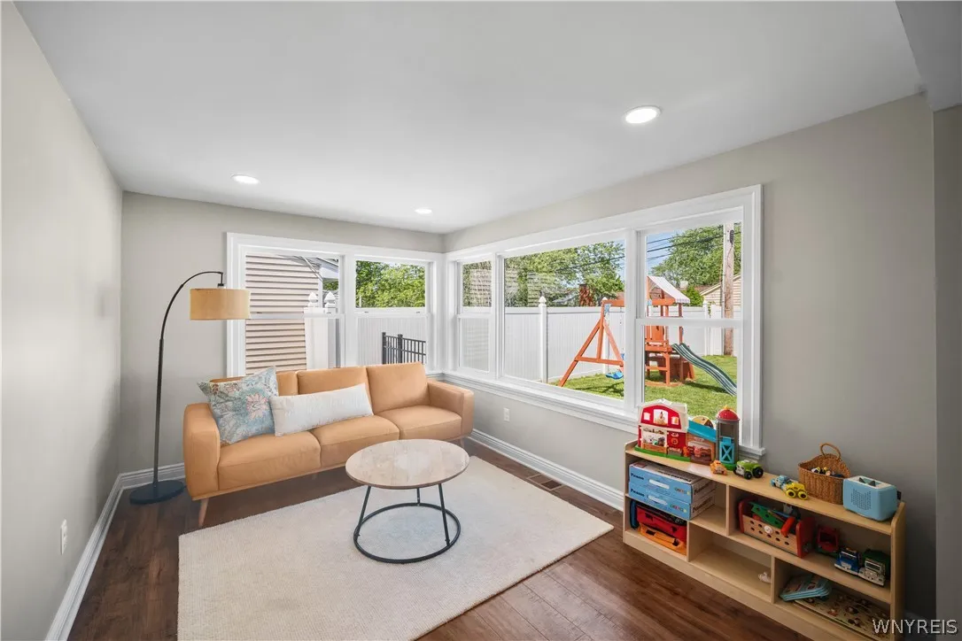 635 Lynbrook Avenue, Tonawanda, New York 14150, Tonawanda, New York 14150, 3 Bedrooms Bedrooms, 9 Rooms Rooms,2 BathroomsBathrooms,Residential,For Sale,635 Lynbrook Avenue, Tonawanda, New York 14150,0,B1684642