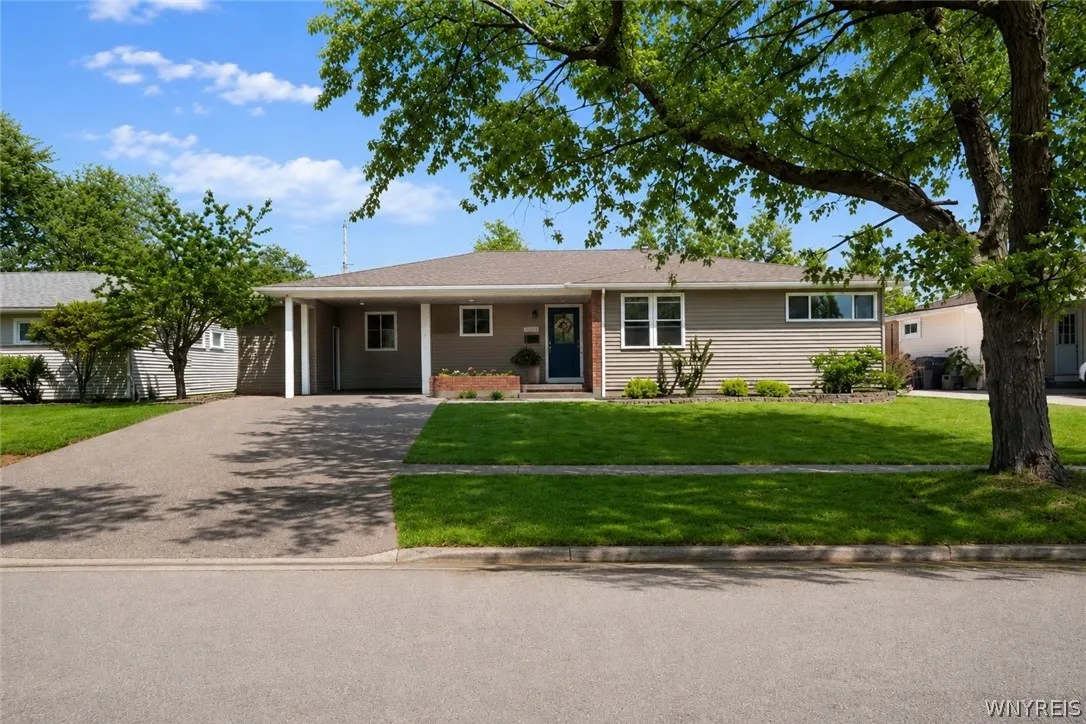 635 Lynbrook Avenue, Tonawanda, New York 14150, Tonawanda, New York 14150, 3 Bedrooms Bedrooms, 9 Rooms Rooms,2 BathroomsBathrooms,Residential,For Sale,635 Lynbrook Avenue, Tonawanda, New York 14150,0,B1684642