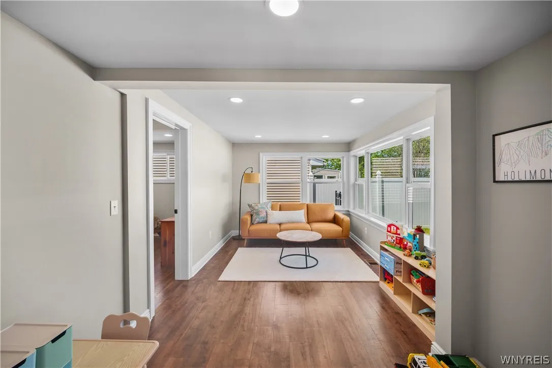 635 Lynbrook Avenue, Tonawanda, New York 14150, Tonawanda, New York 14150, 3 Bedrooms Bedrooms, 9 Rooms Rooms,2 BathroomsBathrooms,Residential,For Sale,635 Lynbrook Avenue, Tonawanda, New York 14150,0,B1684642