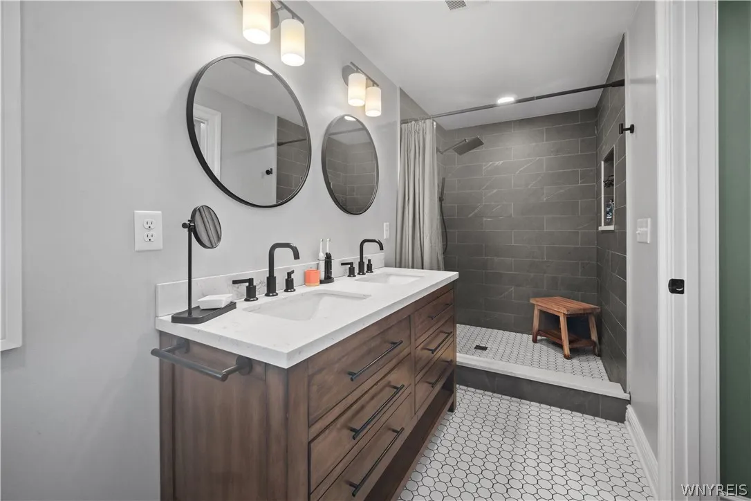635 Lynbrook Avenue, Tonawanda, New York 14150, Tonawanda, New York 14150, 3 Bedrooms Bedrooms, 9 Rooms Rooms,2 BathroomsBathrooms,Residential,For Sale,635 Lynbrook Avenue, Tonawanda, New York 14150,0,B1684642
