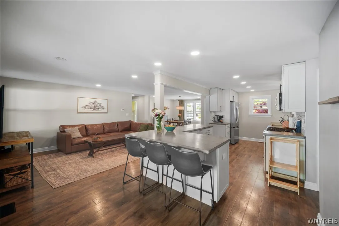 635 Lynbrook Avenue, Tonawanda, New York 14150, Tonawanda, New York 14150, 3 Bedrooms Bedrooms, 9 Rooms Rooms,2 BathroomsBathrooms,Residential,For Sale,635 Lynbrook Avenue, Tonawanda, New York 14150,0,B1684642