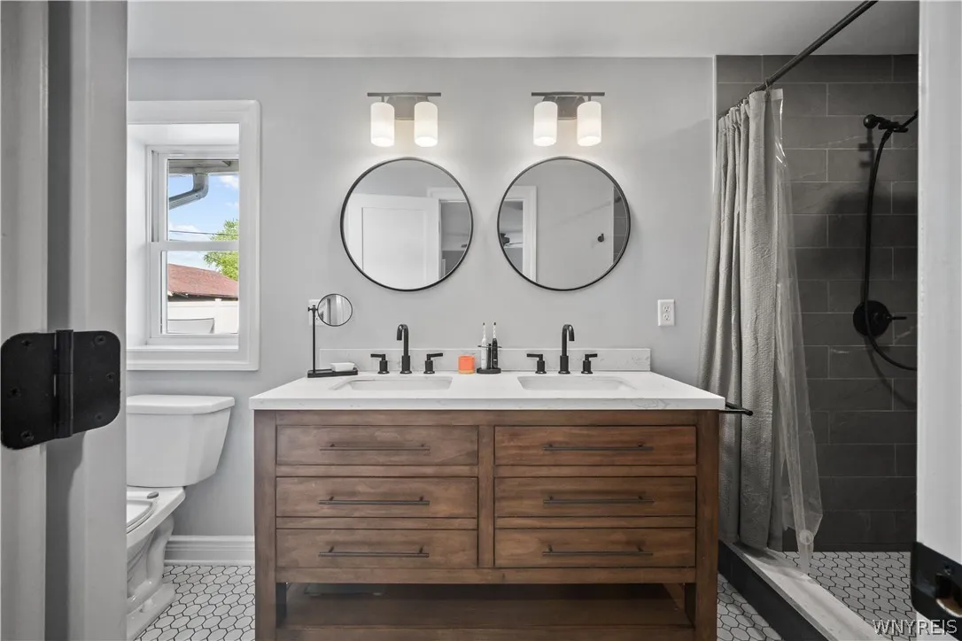 Primary ensuite bath