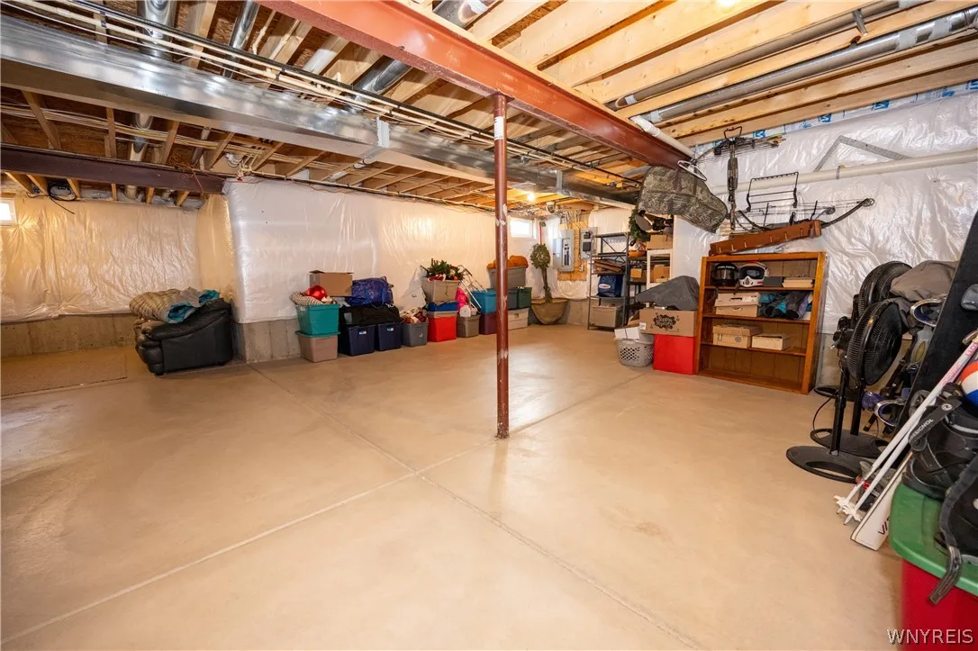26 Morris Crescent, West Seneca, New York 14224, West Seneca, New York 14224, 3 Bedrooms Bedrooms, 10 Rooms Rooms,2 BathroomsBathrooms,Residential,For Sale,26 Morris Crescent, West Seneca, New York 14224,0,B1682630