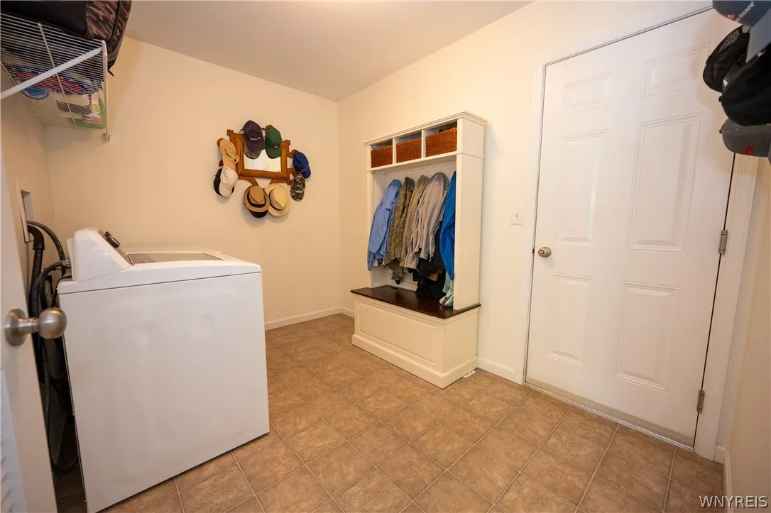 26 Morris Crescent, West Seneca, New York 14224, West Seneca, New York 14224, 3 Bedrooms Bedrooms, 10 Rooms Rooms,2 BathroomsBathrooms,Residential,For Sale,26 Morris Crescent, West Seneca, New York 14224,0,B1682630