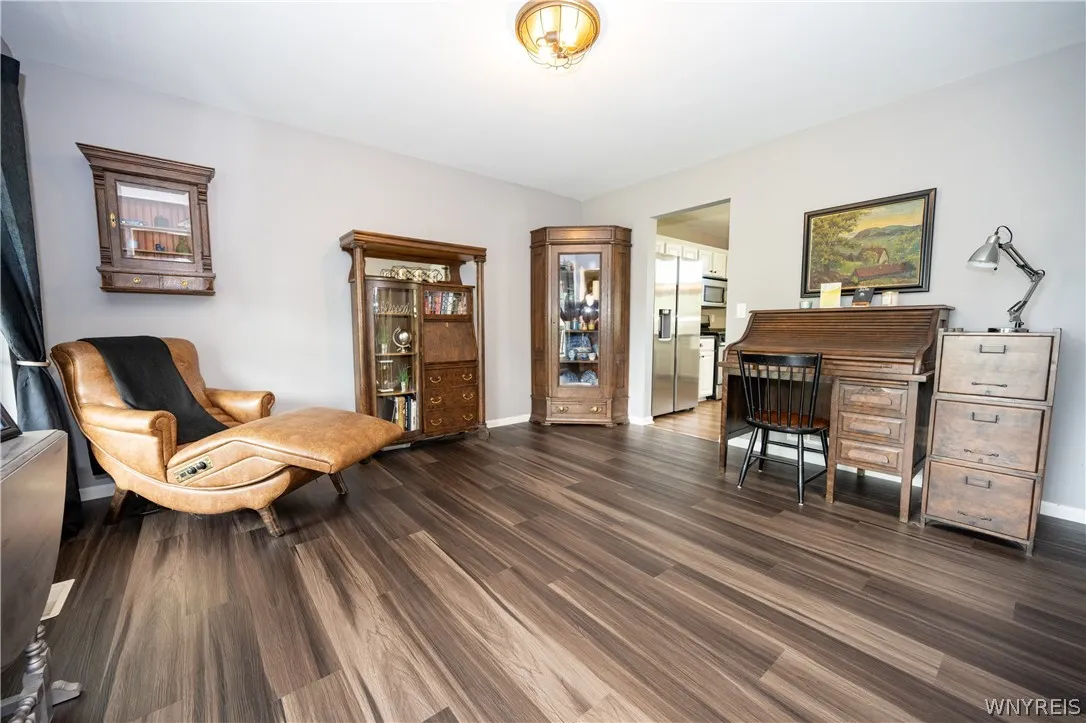 26 Morris Crescent, West Seneca, New York 14224, West Seneca, New York 14224, 3 Bedrooms Bedrooms, 10 Rooms Rooms,2 BathroomsBathrooms,Residential,For Sale,26 Morris Crescent, West Seneca, New York 14224,0,B1682630