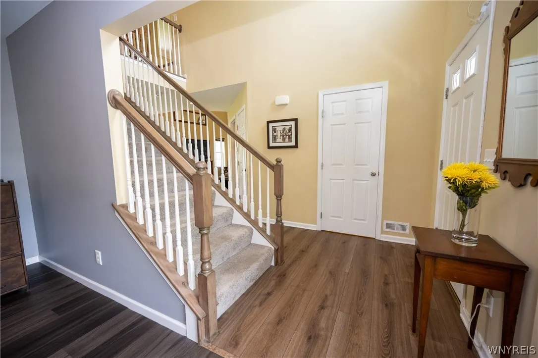 26 Morris Crescent, West Seneca, New York 14224, West Seneca, New York 14224, 3 Bedrooms Bedrooms, 10 Rooms Rooms,2 BathroomsBathrooms,Residential,For Sale,26 Morris Crescent, West Seneca, New York 14224,0,B1682630
