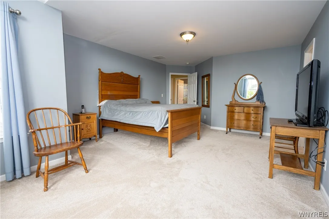 26 Morris Crescent, West Seneca, New York 14224, West Seneca, New York 14224, 3 Bedrooms Bedrooms, 10 Rooms Rooms,2 BathroomsBathrooms,Residential,For Sale,26 Morris Crescent, West Seneca, New York 14224,0,B1682630
