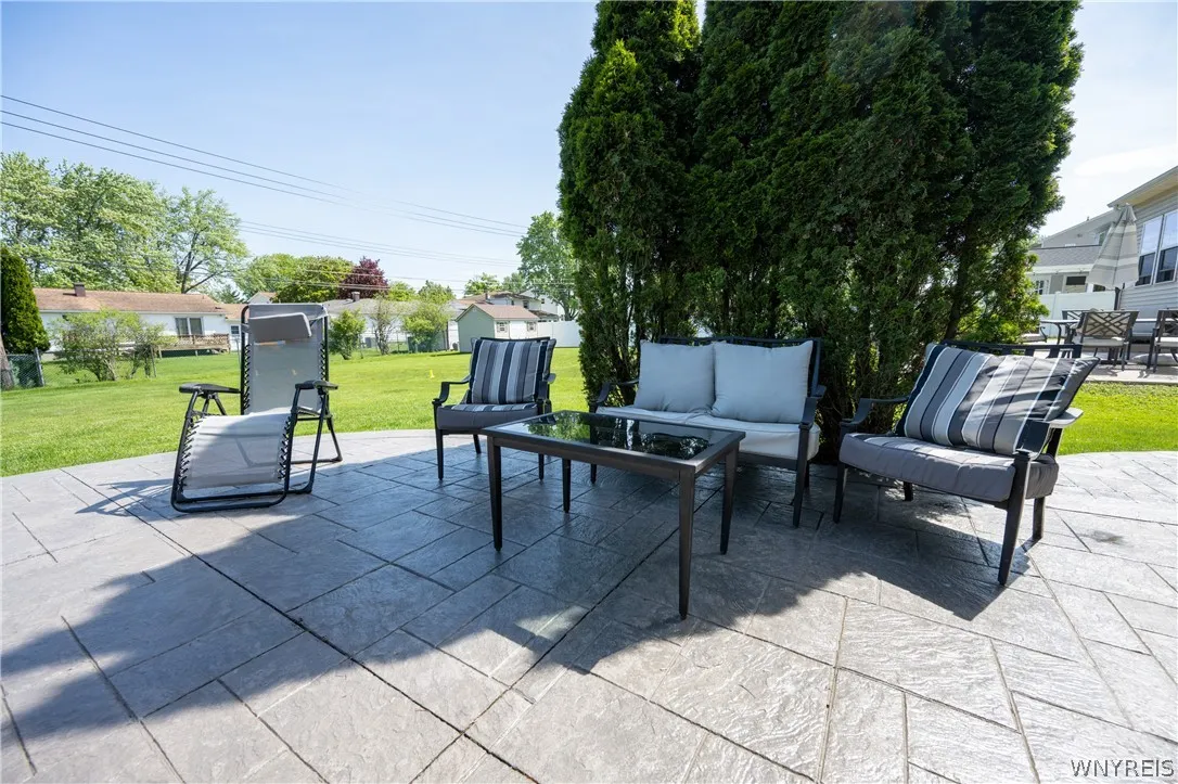 26 Morris Crescent, West Seneca, New York 14224, West Seneca, New York 14224, 3 Bedrooms Bedrooms, 10 Rooms Rooms,2 BathroomsBathrooms,Residential,For Sale,26 Morris Crescent, West Seneca, New York 14224,0,B1682630