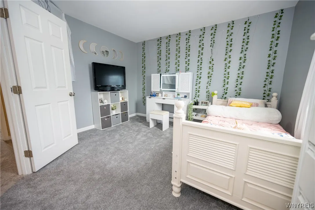 26 Morris Crescent, West Seneca, New York 14224, West Seneca, New York 14224, 3 Bedrooms Bedrooms, 10 Rooms Rooms,2 BathroomsBathrooms,Residential,For Sale,26 Morris Crescent, West Seneca, New York 14224,0,B1682630