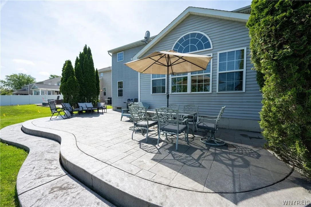 26 Morris Crescent, West Seneca, New York 14224, West Seneca, New York 14224, 3 Bedrooms Bedrooms, 10 Rooms Rooms,2 BathroomsBathrooms,Residential,For Sale,26 Morris Crescent, West Seneca, New York 14224,0,B1682630