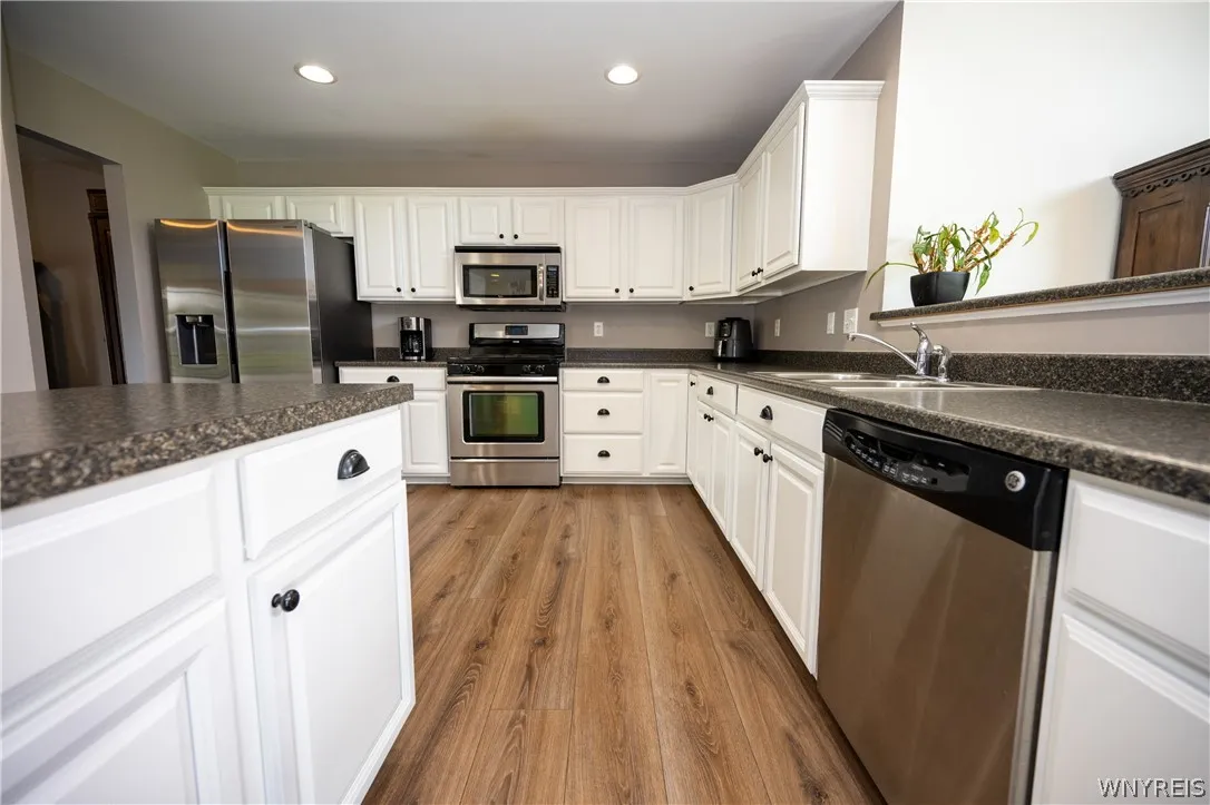26 Morris Crescent, West Seneca, New York 14224, West Seneca, New York 14224, 3 Bedrooms Bedrooms, 10 Rooms Rooms,2 BathroomsBathrooms,Residential,For Sale,26 Morris Crescent, West Seneca, New York 14224,0,B1682630