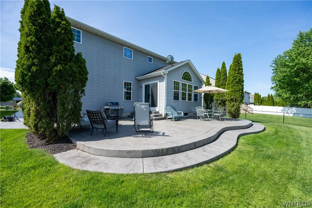 26 Morris Crescent, West Seneca, New York 14224, West Seneca, New York 14224, 3 Bedrooms Bedrooms, 10 Rooms Rooms,2 BathroomsBathrooms,Residential,For Sale,26 Morris Crescent, West Seneca, New York 14224,0,B1682630