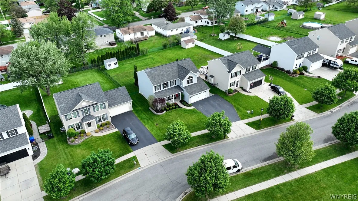 26 Morris Crescent, West Seneca, New York 14224, West Seneca, New York 14224, 3 Bedrooms Bedrooms, 10 Rooms Rooms,2 BathroomsBathrooms,Residential,For Sale,26 Morris Crescent, West Seneca, New York 14224,0,B1682630