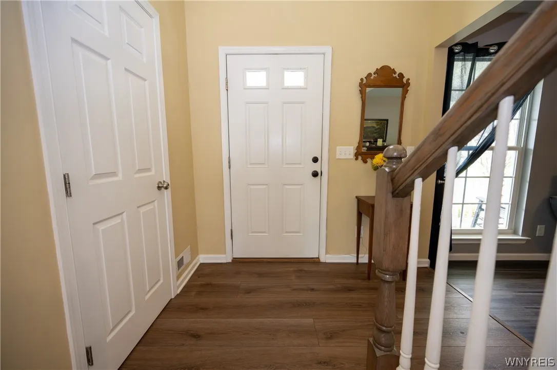 26 Morris Crescent, West Seneca, New York 14224, West Seneca, New York 14224, 3 Bedrooms Bedrooms, 10 Rooms Rooms,2 BathroomsBathrooms,Residential,For Sale,26 Morris Crescent, West Seneca, New York 14224,0,B1682630