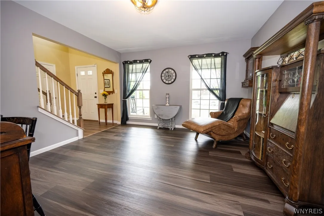 26 Morris Crescent, West Seneca, New York 14224, West Seneca, New York 14224, 3 Bedrooms Bedrooms, 10 Rooms Rooms,2 BathroomsBathrooms,Residential,For Sale,26 Morris Crescent, West Seneca, New York 14224,0,B1682630
