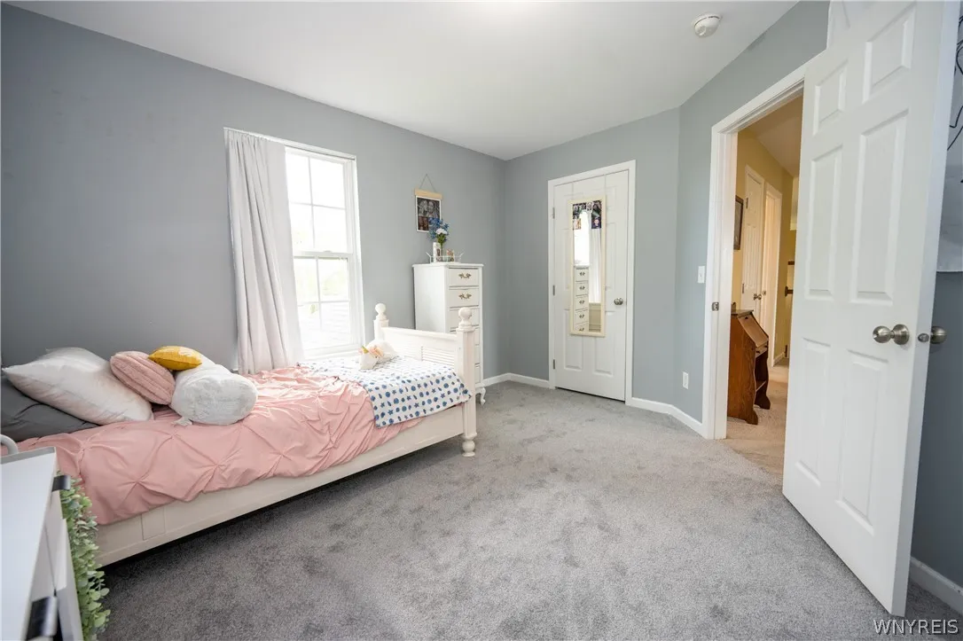 26 Morris Crescent, West Seneca, New York 14224, West Seneca, New York 14224, 3 Bedrooms Bedrooms, 10 Rooms Rooms,2 BathroomsBathrooms,Residential,For Sale,26 Morris Crescent, West Seneca, New York 14224,0,B1682630