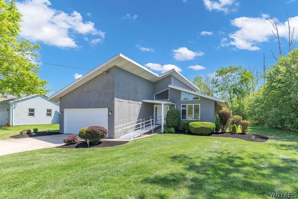 2179 Stony Point Road, Grand Island, New York 1407, Grand Island, New York 14072, 2 Bedroom Bedrooms, 6 Room Rooms,1 BathroomBathrooms,Residential,Closed,2179 Stony Point Road, Grand Island, New York 1407,0,B1684746