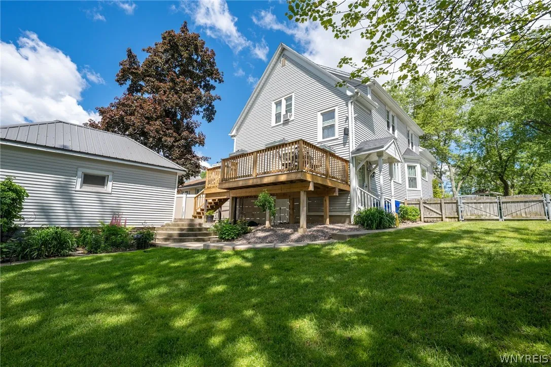 487 Main Street, West Seneca, New York 14224, West Seneca, New York 14224, 5 Bedrooms Bedrooms, 11 Rooms Rooms,2 BathroomsBathrooms,Residential,For Sale,487 Main Street, West Seneca, New York 14224,0,B1685355