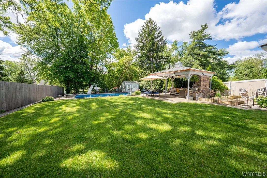 487 Main Street, West Seneca, New York 14224, West Seneca, New York 14224, 5 Bedrooms Bedrooms, 11 Rooms Rooms,2 BathroomsBathrooms,Residential,For Sale,487 Main Street, West Seneca, New York 14224,0,B1685355