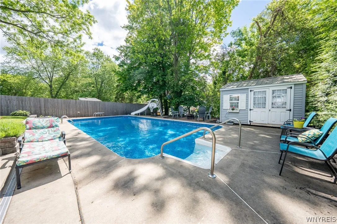 487 Main Street, West Seneca, New York 14224, West Seneca, New York 14224, 5 Bedrooms Bedrooms, 11 Rooms Rooms,2 BathroomsBathrooms,Residential,For Sale,487 Main Street, West Seneca, New York 14224,0,B1685355