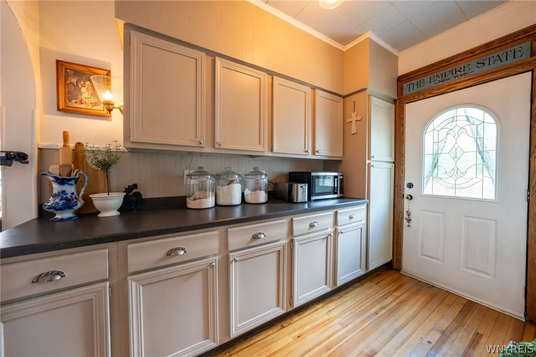 487 Main Street, West Seneca, New York 14224, West Seneca, New York 14224, 5 Bedrooms Bedrooms, 11 Rooms Rooms,2 BathroomsBathrooms,Residential,For Sale,487 Main Street, West Seneca, New York 14224,0,B1685355