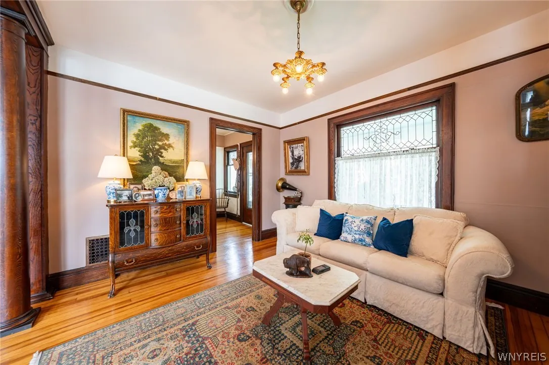 487 Main Street, West Seneca, New York 14224, West Seneca, New York 14224, 5 Bedrooms Bedrooms, 11 Rooms Rooms,2 BathroomsBathrooms,Residential,For Sale,487 Main Street, West Seneca, New York 14224,0,B1685355