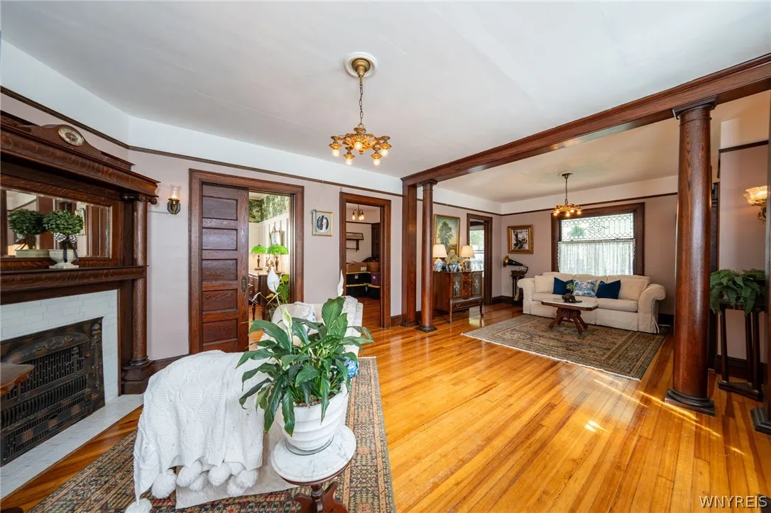487 Main Street, West Seneca, New York 14224, West Seneca, New York 14224, 5 Bedrooms Bedrooms, 11 Rooms Rooms,2 BathroomsBathrooms,Residential,For Sale,487 Main Street, West Seneca, New York 14224,0,B1685355