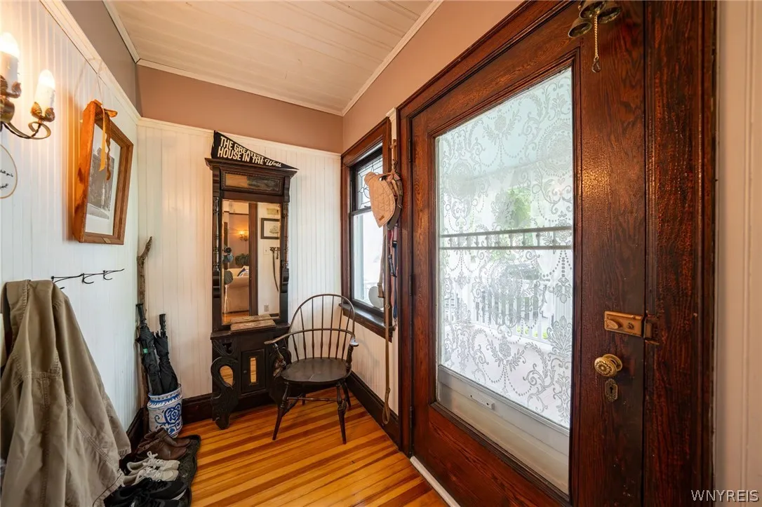 487 Main Street, West Seneca, New York 14224, West Seneca, New York 14224, 5 Bedrooms Bedrooms, 11 Rooms Rooms,2 BathroomsBathrooms,Residential,For Sale,487 Main Street, West Seneca, New York 14224,0,B1685355
