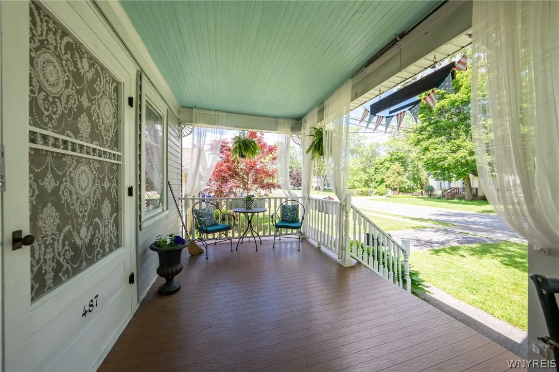 487 Main Street, West Seneca, New York 14224, West Seneca, New York 14224, 5 Bedrooms Bedrooms, 11 Rooms Rooms,2 BathroomsBathrooms,Residential,For Sale,487 Main Street, West Seneca, New York 14224,0,B1685355