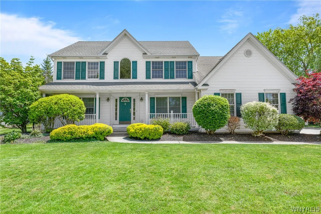 4169 Foxwood Lane, Clarence, New York 14221, Clarence, New York 14221, 4 Bedrooms Bedrooms, 10 Rooms Rooms,2 BathroomsBathrooms,Residential,For Sale,4169 Foxwood Lane, Clarence, New York 14221,0,B1684578