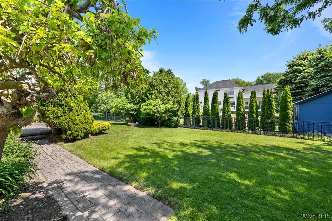 4169 Foxwood Lane, Clarence, New York 14221, Clarence, New York 14221, 4 Bedrooms Bedrooms, 10 Rooms Rooms,2 BathroomsBathrooms,Residential,For Sale,4169 Foxwood Lane, Clarence, New York 14221,0,B1684578
