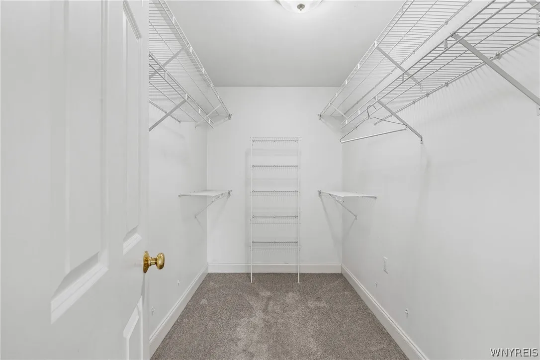 walkin closet primary bdrm