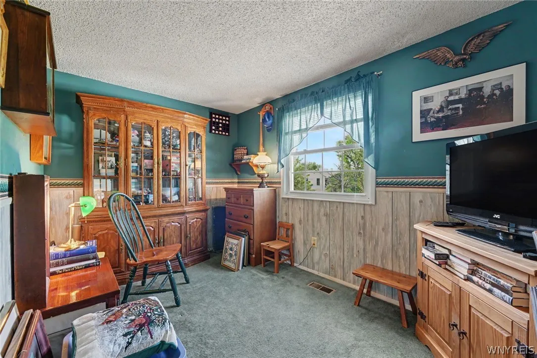 8 Vermont Place, West Seneca, New York 14224, West Seneca, New York 14224, 3 Bedrooms Bedrooms, 6 Rooms Rooms,1 BathroomBathrooms,Residential,For Sale,8 Vermont Place, West Seneca, New York 14224,0,B1683016