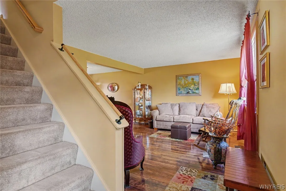 8 Vermont Place, West Seneca, New York 14224, West Seneca, New York 14224, 3 Bedrooms Bedrooms, 6 Rooms Rooms,1 BathroomBathrooms,Residential,For Sale,8 Vermont Place, West Seneca, New York 14224,0,B1683016