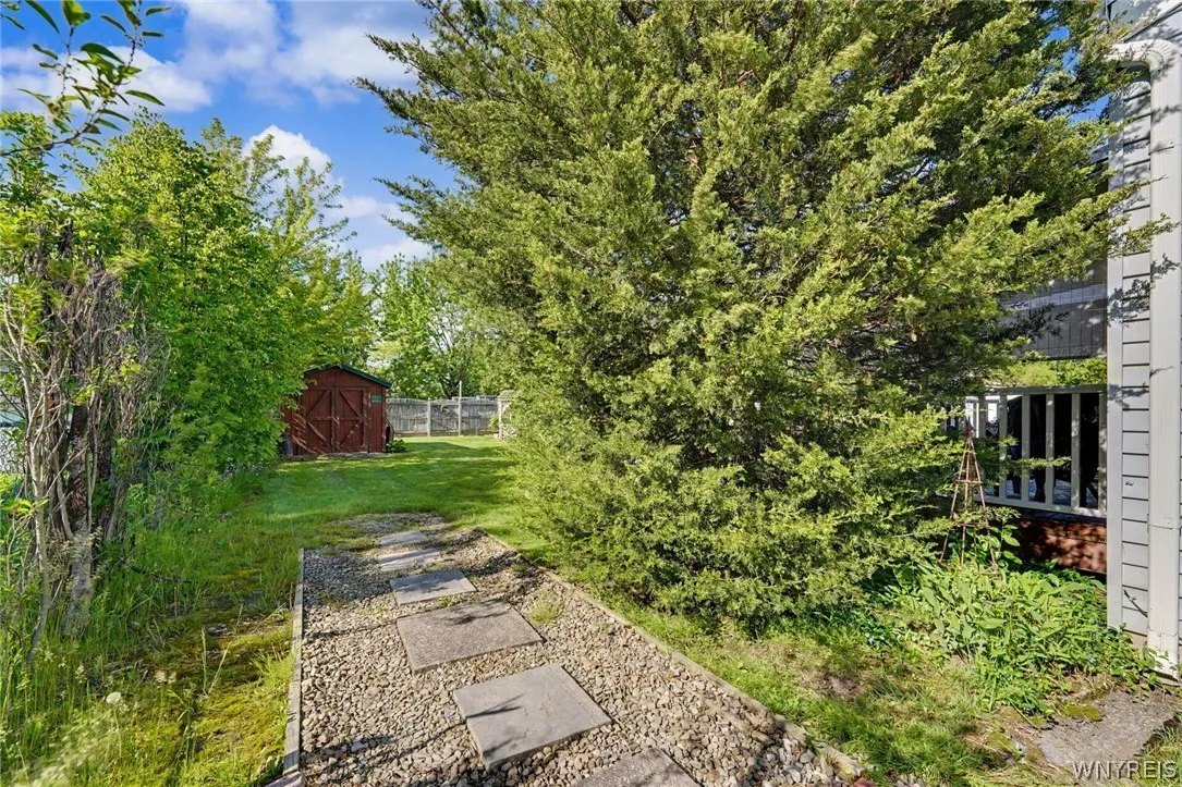 8 Vermont Place, West Seneca, New York 14224, West Seneca, New York 14224, 3 Bedrooms Bedrooms, 6 Rooms Rooms,1 BathroomBathrooms,Residential,For Sale,8 Vermont Place, West Seneca, New York 14224,0,B1683016