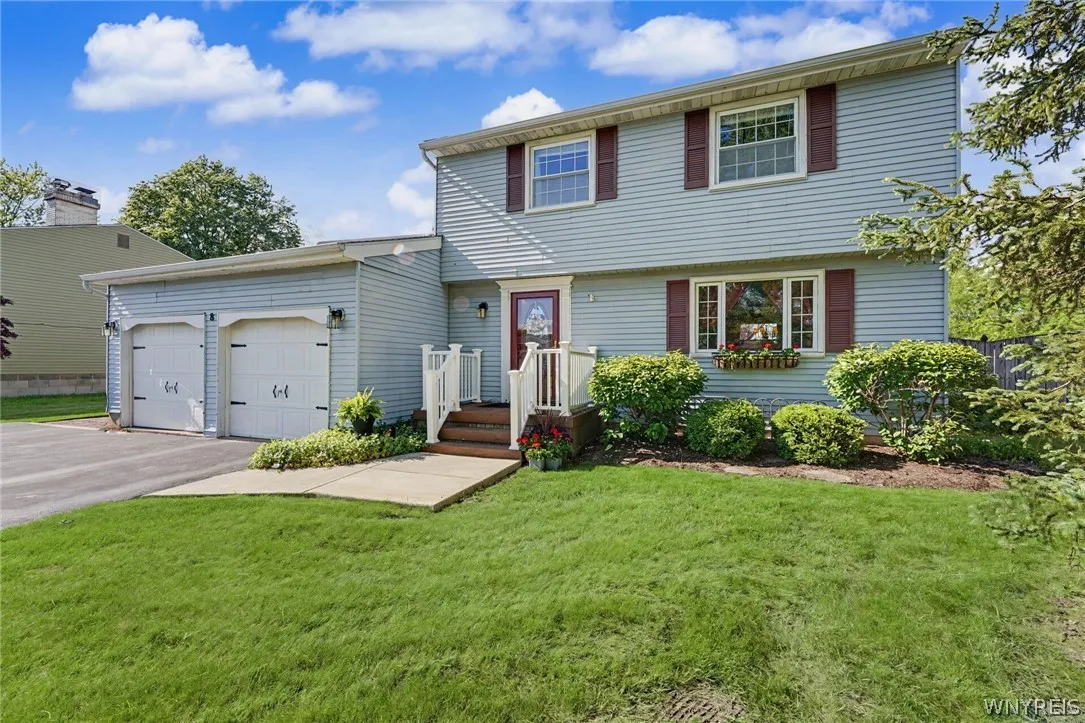 8 Vermont Place, West Seneca, New York 14224, West Seneca, New York 14224, 3 Bedrooms Bedrooms, 6 Rooms Rooms,1 BathroomBathrooms,Residential,For Sale,8 Vermont Place, West Seneca, New York 14224,0,B1683016