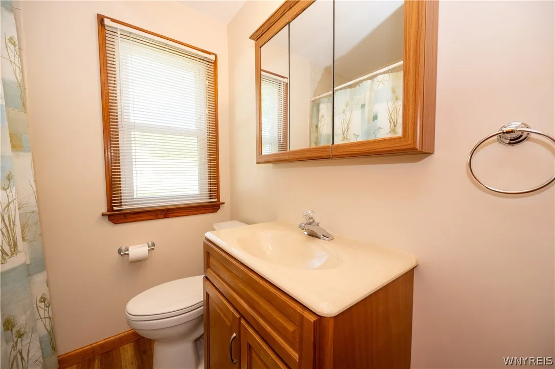 44 Warren Avenue, West Seneca, New York 14224, West Seneca, New York 14224, 4 Bedrooms Bedrooms, 7 Rooms Rooms,1 BathroomBathrooms,Residential,For Sale,44 Warren Avenue, West Seneca, New York 14224,0,B1685312