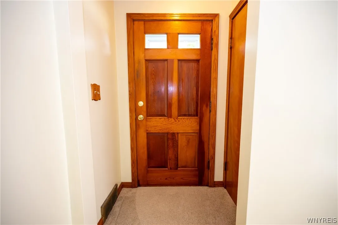 44 Warren Avenue, West Seneca, New York 14224, West Seneca, New York 14224, 4 Bedrooms Bedrooms, 7 Rooms Rooms,1 BathroomBathrooms,Residential,For Sale,44 Warren Avenue, West Seneca, New York 14224,0,B1685312