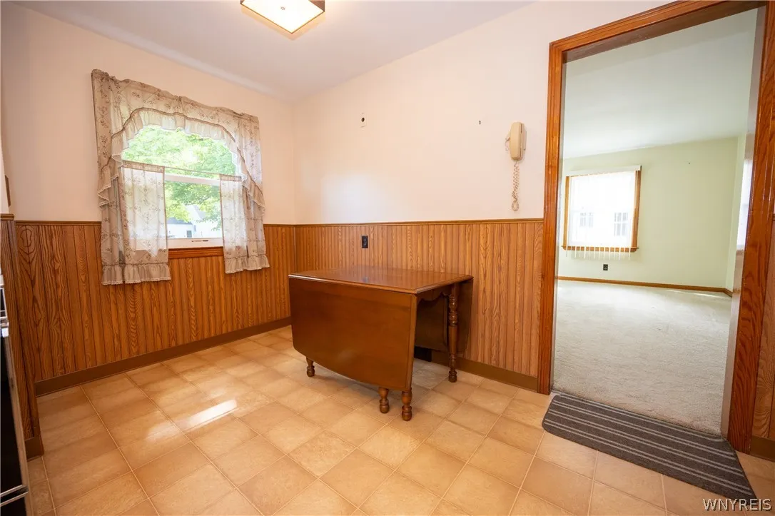 44 Warren Avenue, West Seneca, New York 14224, West Seneca, New York 14224, 4 Bedrooms Bedrooms, 7 Rooms Rooms,1 BathroomBathrooms,Residential,For Sale,44 Warren Avenue, West Seneca, New York 14224,0,B1685312