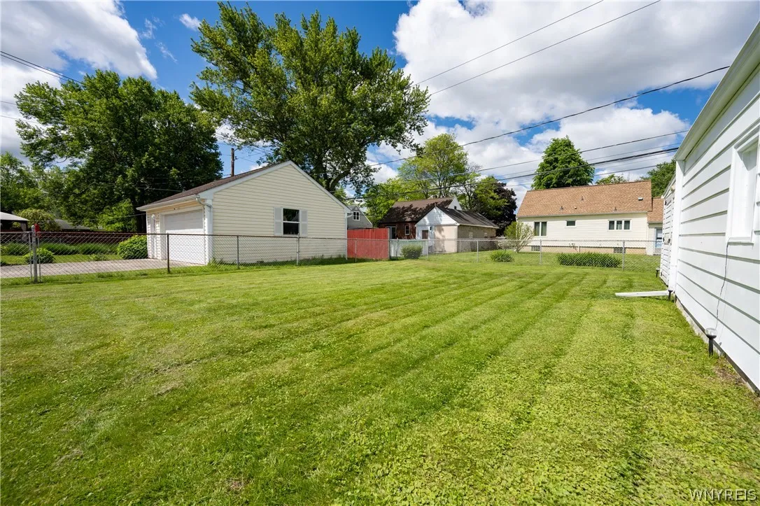 44 Warren Avenue, West Seneca, New York 14224, West Seneca, New York 14224, 4 Bedrooms Bedrooms, 7 Rooms Rooms,1 BathroomBathrooms,Residential,For Sale,44 Warren Avenue, West Seneca, New York 14224,0,B1685312