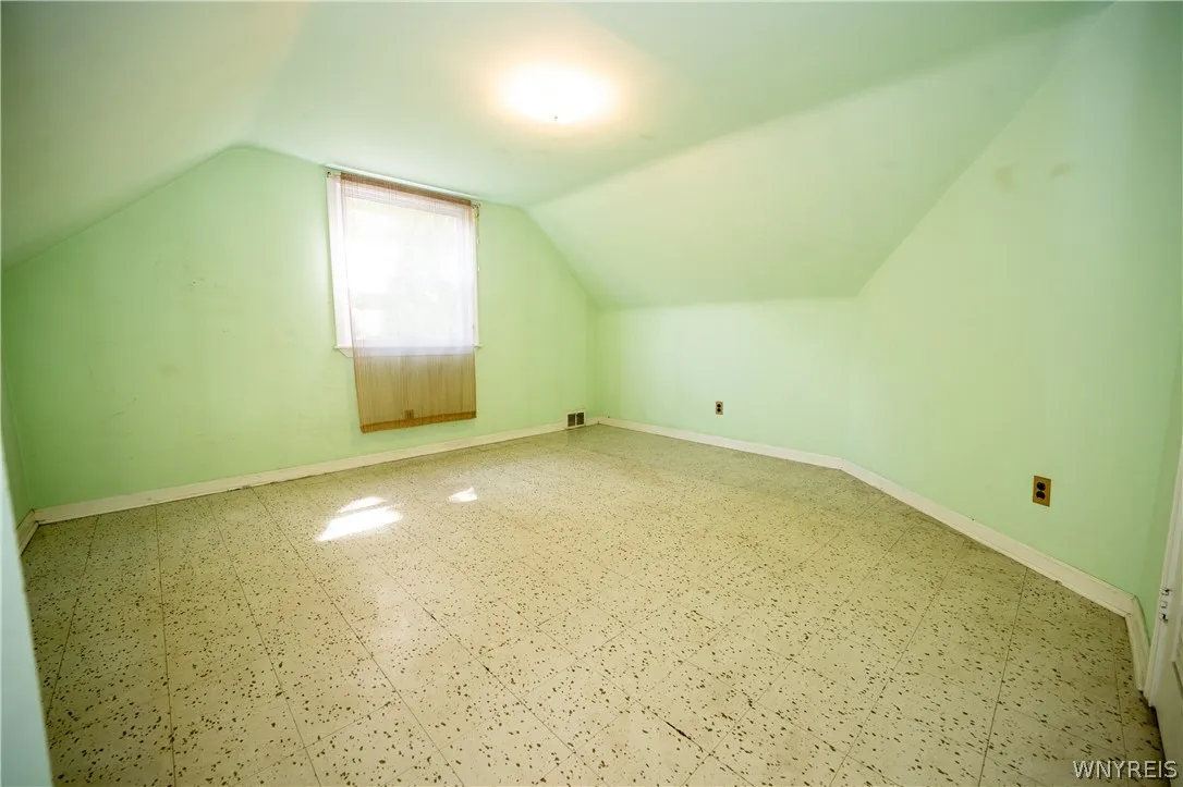 44 Warren Avenue, West Seneca, New York 14224, West Seneca, New York 14224, 4 Bedrooms Bedrooms, 7 Rooms Rooms,1 BathroomBathrooms,Residential,For Sale,44 Warren Avenue, West Seneca, New York 14224,0,B1685312