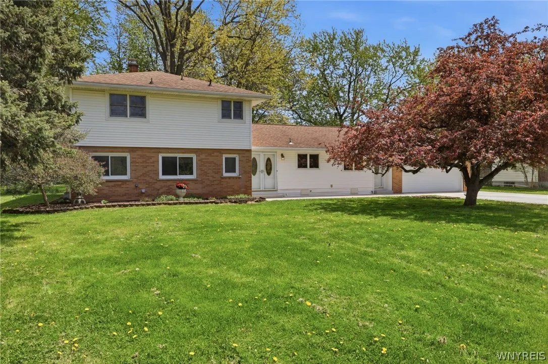 3499 Baseline Road, Grand Island, New York 14072, Grand Island, New York 14072, 4 Bedroom Bedrooms, 10 Room Rooms,1 BathroomBathrooms,Residential,Closed,3499 Baseline Road, Grand Island, New York 14072,0,B1685950