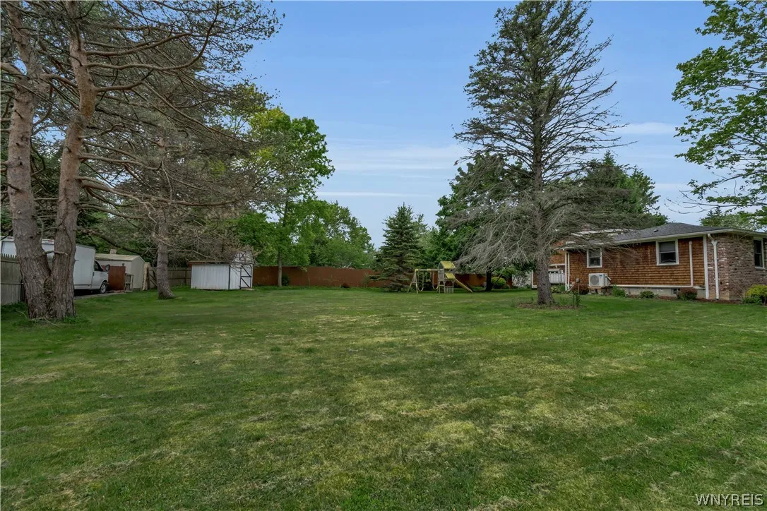 8165 Miles Road, Clarence, New York 14051, Clarence, New York 14051, 5 Bedrooms Bedrooms, 10 Rooms Rooms,5 BathroomsBathrooms,Residential,For Sale,8165 Miles Road, Clarence, New York 14051,0,B1686265