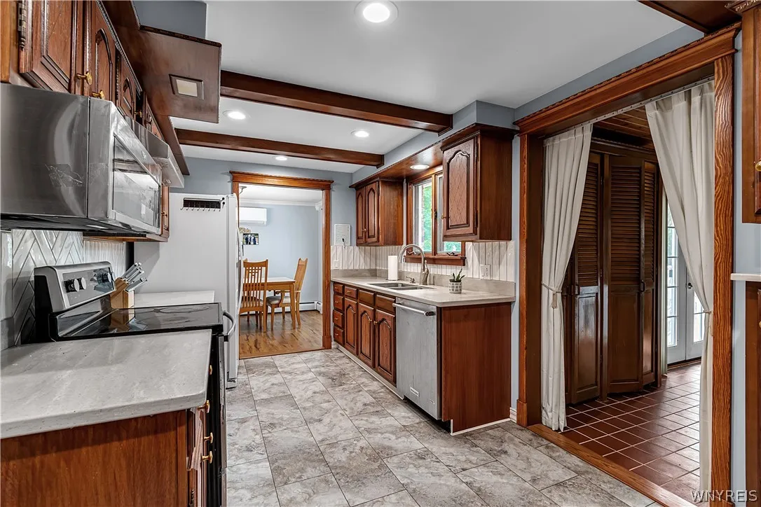 8165 Miles Road, Clarence, New York 14051, Clarence, New York 14051, 5 Bedrooms Bedrooms, 10 Rooms Rooms,5 BathroomsBathrooms,Residential,For Sale,8165 Miles Road, Clarence, New York 14051,0,B1686265