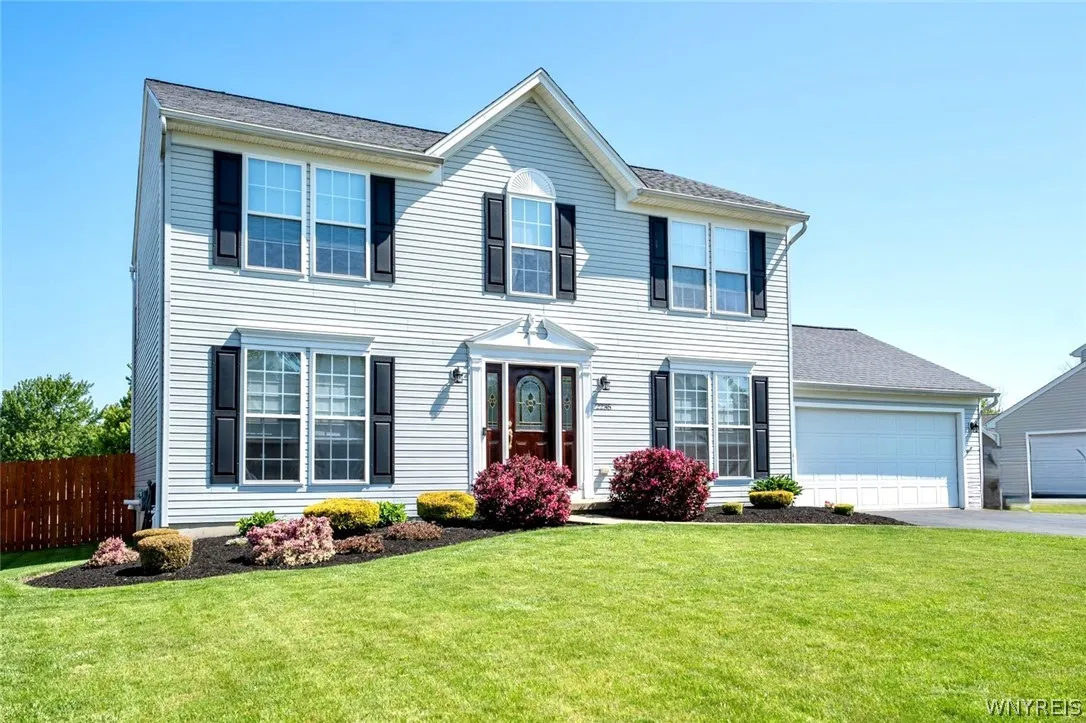 2235 Hunters Hollow Lane, Hamburg, New York 14085, Hamburg, New York 14085, 4 Bedroom Bedrooms, 10 Room Rooms,2 BathroomBathrooms,Residential,Closed,2235 Hunters Hollow Lane, Hamburg, New York 14085,0,B1686269