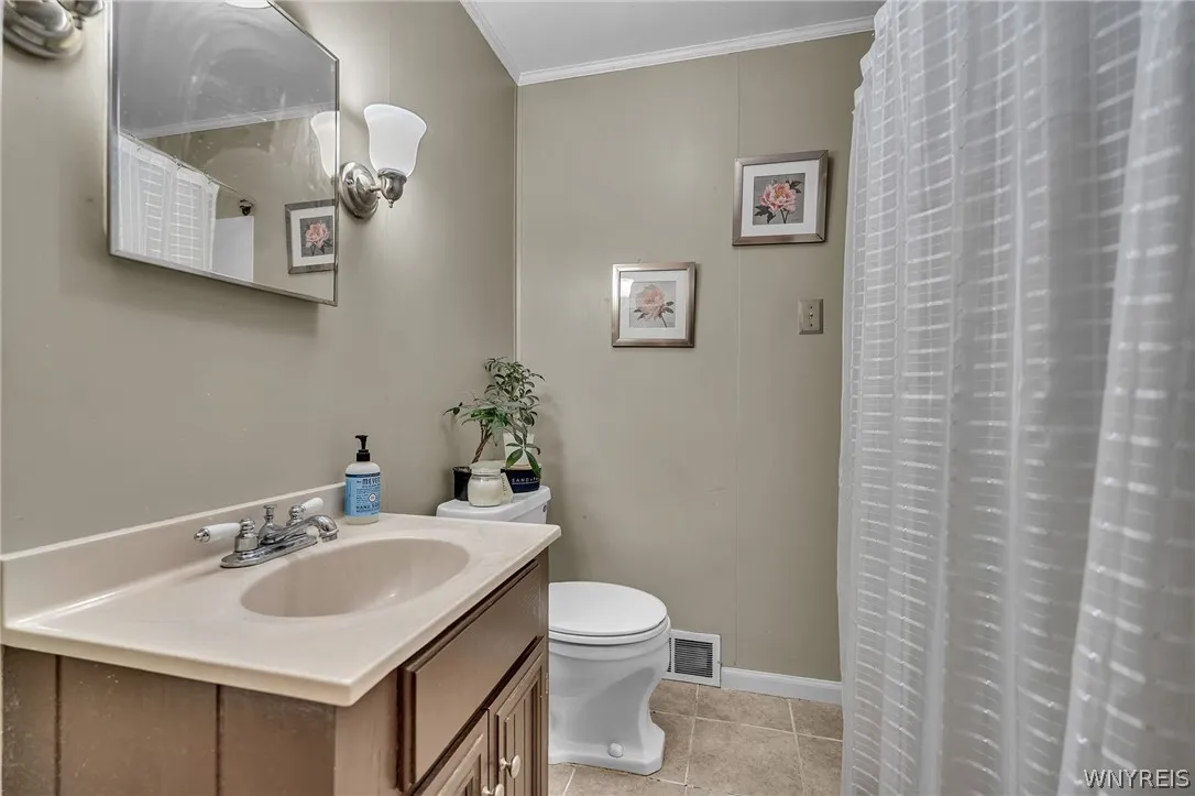 39 Leawood Drive, Tonawanda, New York 14150, Tonawanda, New York 14150, 3 Bedrooms Bedrooms, 6 Rooms Rooms,2 BathroomsBathrooms,Residential,For Sale,39 Leawood Drive, Tonawanda, New York 14150,0,B1685288